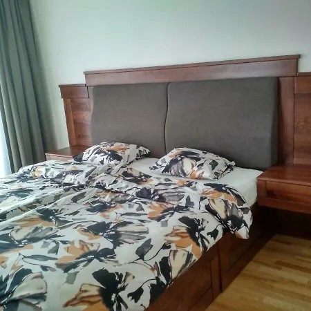 Luxury With Stunning View Of Right By Woods * Brünn